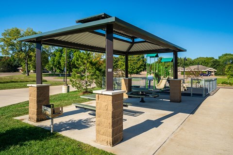 Balsam Apartments Outdoor Lounge Area