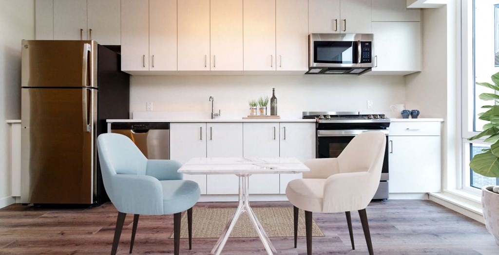 Fully Equipped Eat-In Kitchen at 470 Manhattan, Brooklyn, New York