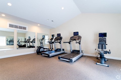 the gym at the preserve apartments