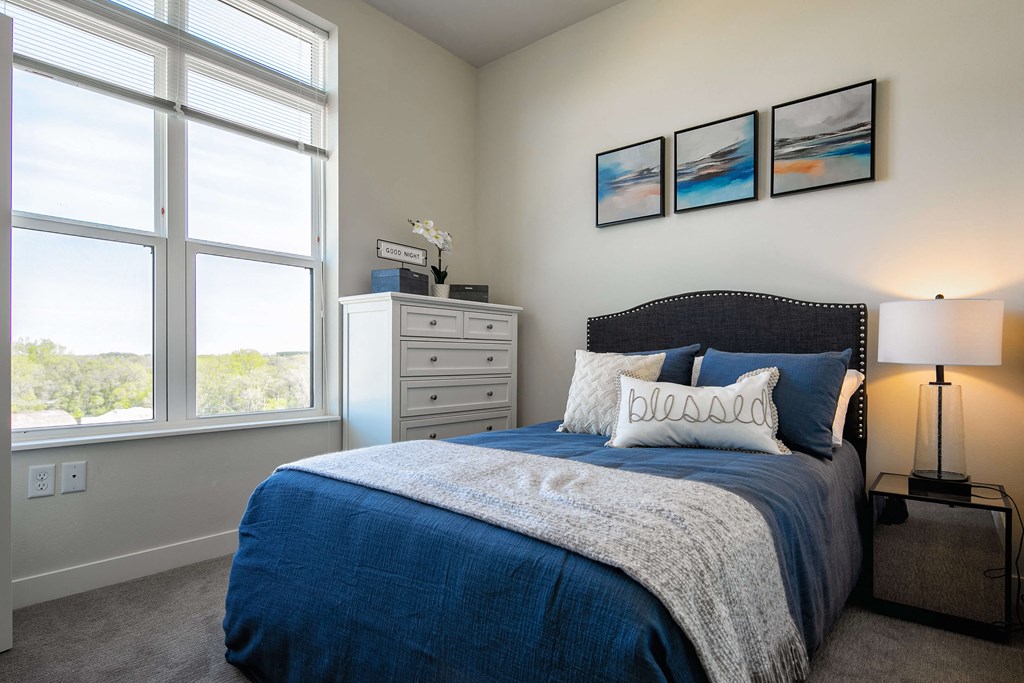 The HighLine - 55+ apartment community in Fitchburg, WI, with great amenities, floorplans & a warm community. Managed by Wisconsin Management Company.