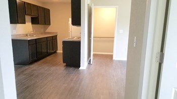 904 W State St 1-3 Beds Apartment, Affordable for Rent - Photo Gallery 5