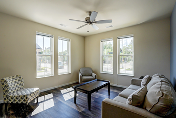 480 N Sherman Ave Studio-2 Beds Apartment for Rent - Photo Gallery 4