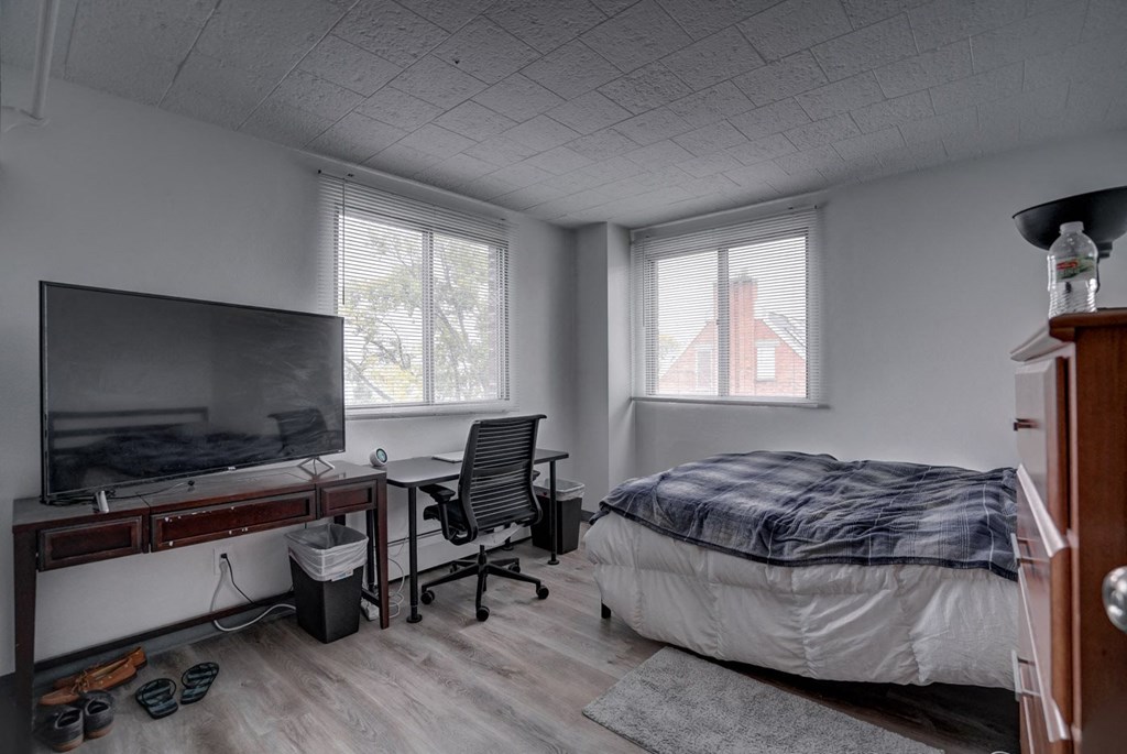 Surf and Surfside apartments and townhomes in Downtown Madison, WI. Fully Furnished, studio, one bedroom, 2 bedroom. Lake views. Managed by Wisconsin Management Company