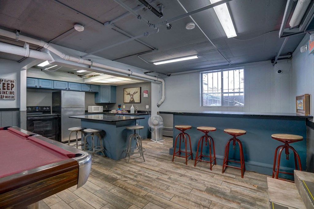 Surf and Surfside apartments and townhomes in Downtown Madison, WI. Fully Furnished, studio, one bedroom, 2 bedroom. Lake views. Managed by Wisconsin Management Company