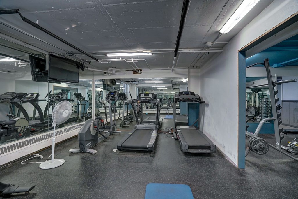 Surf and Surfside apartments and townhomes in Downtown Madison, WI. Fully Furnished, studio, one bedroom, 2 bedroom. Lake views. Managed by Wisconsin Management Company