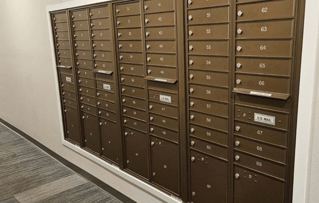 a bunch of lockers in a room