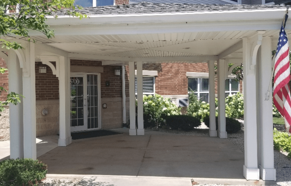 St James Senior Estates, Senior Housing in Crete IL. Affordable one bedroom apartments and two bedroom apartments. Smoke free. Managed by Wisconsin Management Company