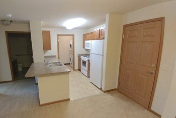 305 E Main St 1-2 Beds Apartment, Affordable for Rent - Photo Gallery 5