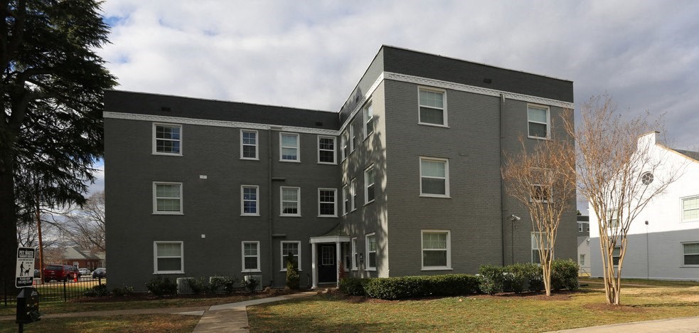 Side of Clubhouse at The Gallery Midtown Apartments in Richmond, VA