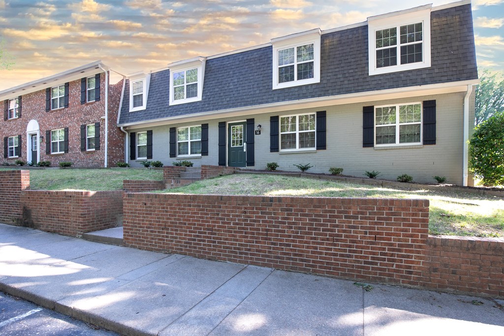 Street View of Country Club Apartments in Williamsburg VA 