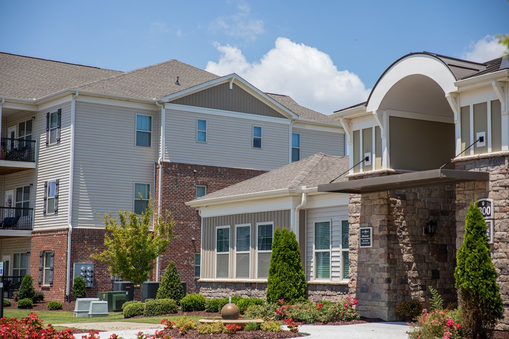 Exterior Summer Clubhouse