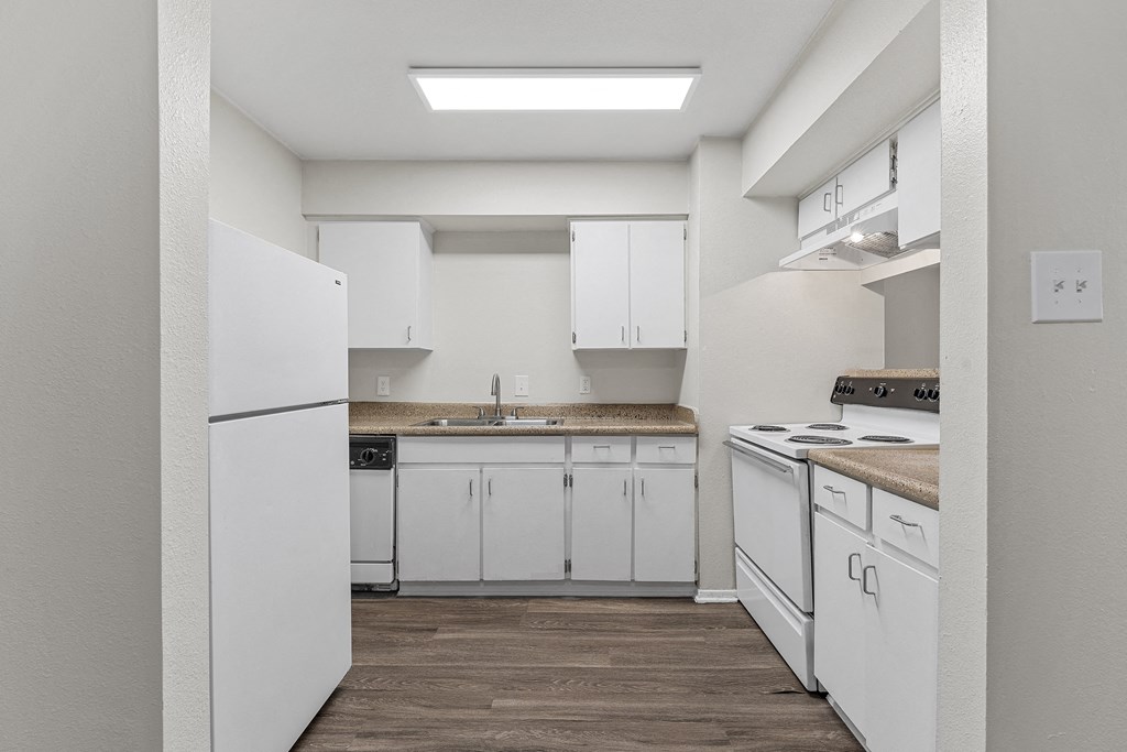 White Kitchen at Parks on the Green, Temple, TX, 76504