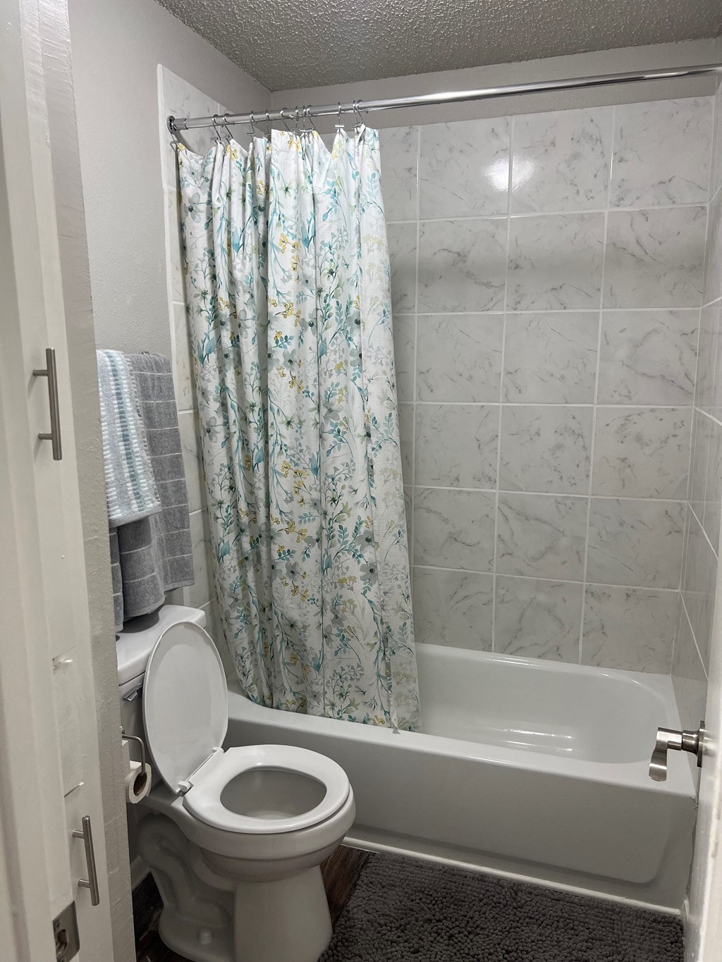 Bathroom at Tuscany Apartments, Texas, 76904