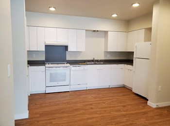 21192 Thornhill Ln 1-3 Beds Apartment, Affordable for Rent - Photo Gallery 2