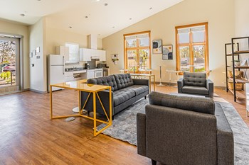 21192 Thornhill Ln 1-3 Beds Apartment, Affordable for Rent - Photo Gallery 5