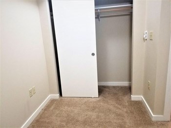 2868 NW Crossing Drive 1-2 Beds Apartment, Affordable for Rent - Photo Gallery 5