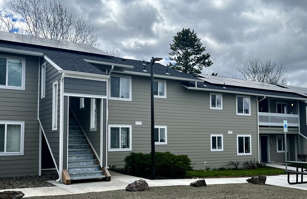 Exterior view of Eagle Cap Cottonwood Apartments in Joseph, Oregon