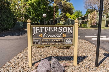 810 NE Victoria St Studio-2 Beds Apartment, Affordable for Rent - Photo Gallery 6