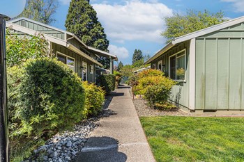 810 NE Victoria St Studio-2 Beds Apartment, Affordable for Rent - Photo Gallery 4