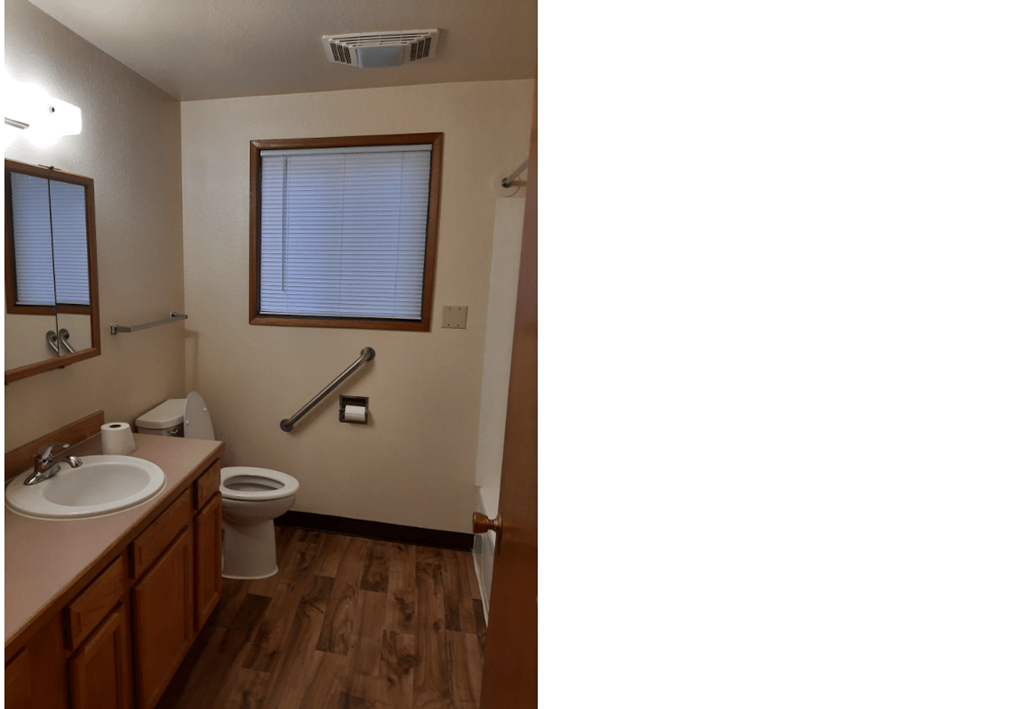 Bathroom in Leisure Way Apartments in Wallowa, Oregon