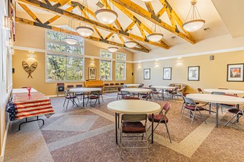 990 SW Yates Drive 1-2 Beds Apartment, Affordable for Rent - Photo Gallery 6