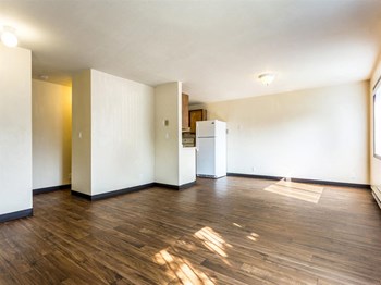 555 NW 9th Street 1-3 Beds Apartment, Affordable for Rent - Photo Gallery 4