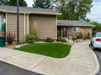 3202 Bluff Avenue SE 1 Bed Apartment, Affordable for Rent - Photo Gallery 5