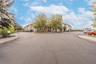 787 NW Canal Blvd 1-2 Beds Apartment for Rent