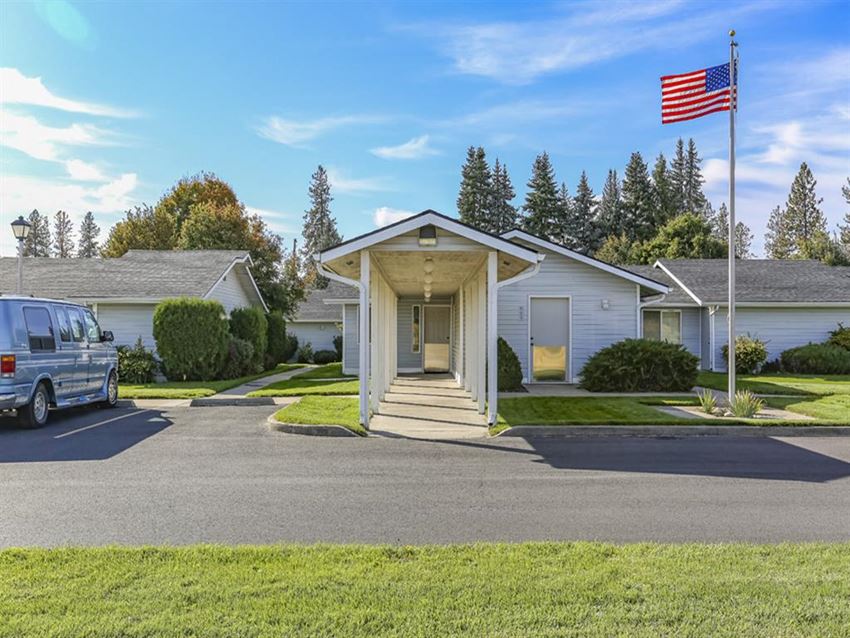 223 W 3rd 1-2 Beds Apartment, Affordable for Rent - Photo Gallery