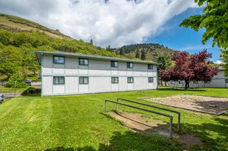 200 Rhine Village Drive 2-3 Beds Apartment, Affordable for Rent - Photo Gallery