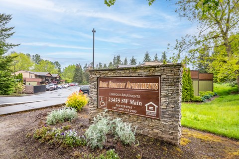 the preserve apartments sign
