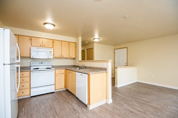 4317 Brookfield Ave 2-3 Beds Apartment, Affordable for Rent - Photo Gallery 5