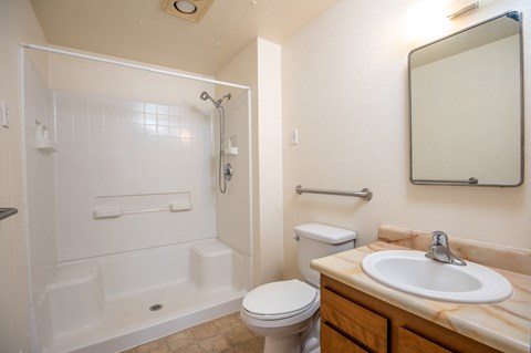 3085 Resort Street Studio-2 Beds Apartment, Affordable for Rent - Photo Gallery 15