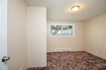 630 SW 24th St 2-3 Beds Apartment, Affordable for Rent - Photo Gallery 3