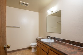 1007 Ehgood Ave 1 Bed Apartment, Affordable for Rent - Photo Gallery 4