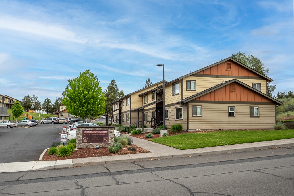 the building where the hotel is located