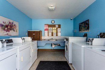 855 A Street West 1-2 Beds Apartment, Affordable for Rent - Photo Gallery 4