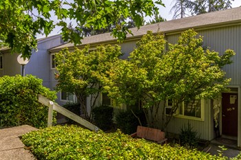 721 SE Meadowlark 1-2 Beds Apartment, Affordable for Rent - Photo Gallery 2