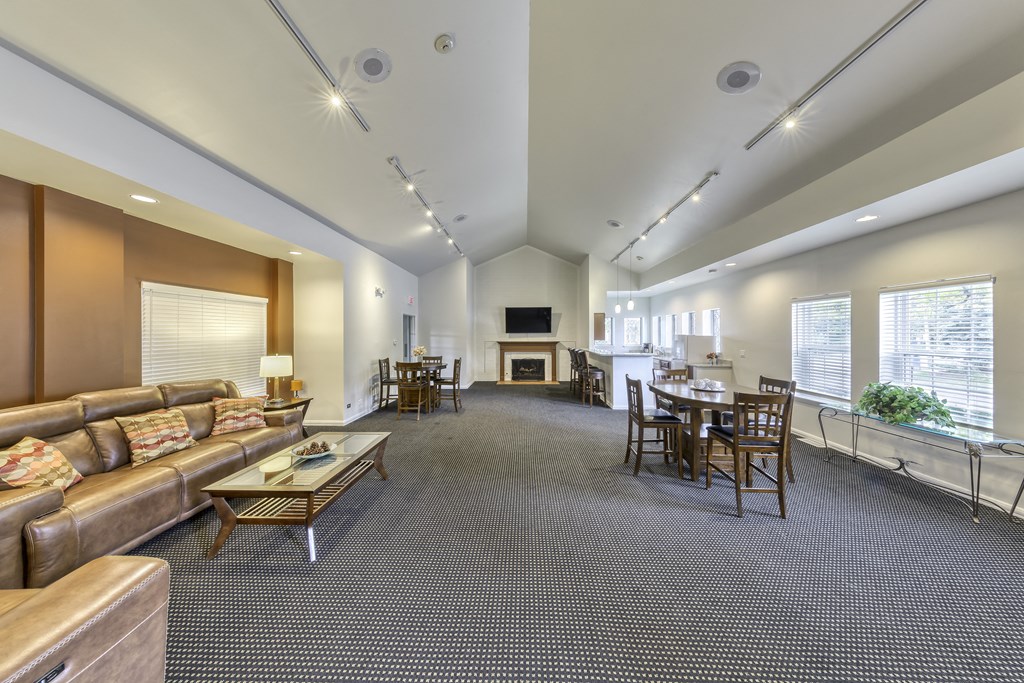 the preserve at ballantyne commons living room and dining room