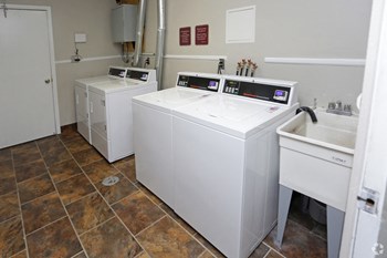 Community Laundry Rooms (credit card operated) - Photo Gallery 3