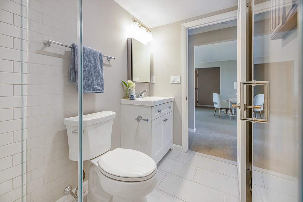 Designer Bathroom Suites at 151 Ocean Road LLC, Narragansett