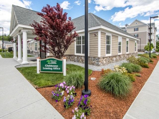 Leasing center with immaculate gardening