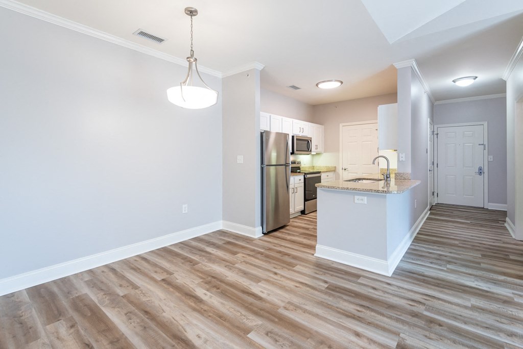 Drum Hill 2 Bedroom Apartment Kitchen with dining space