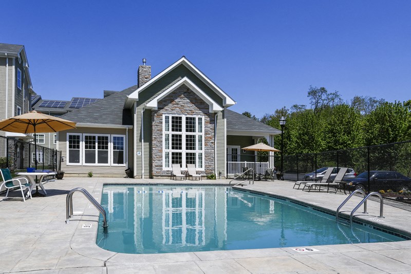 The commons at boston road apartments pool
