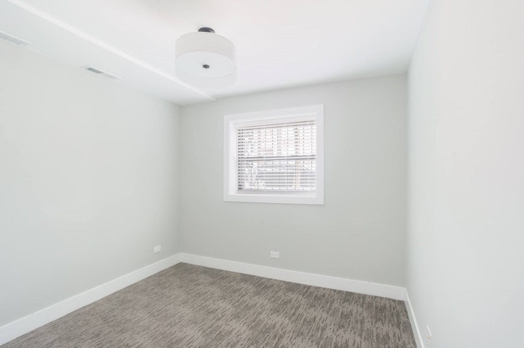 Montrose Seeley Apartments Chicago