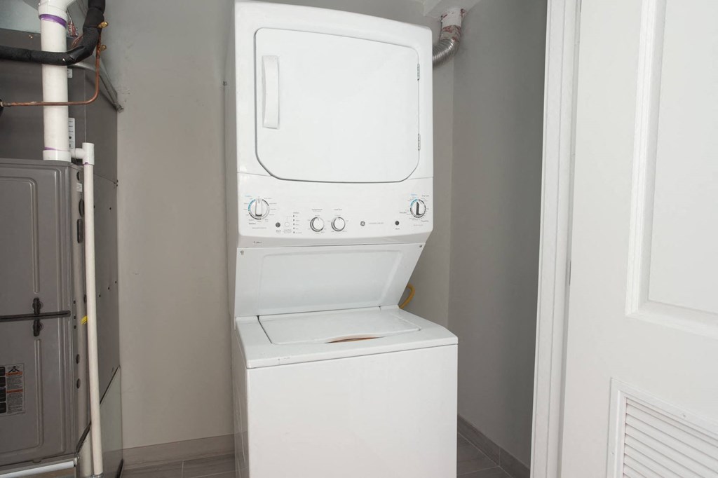 Montrose Seeley Apartments Chicago