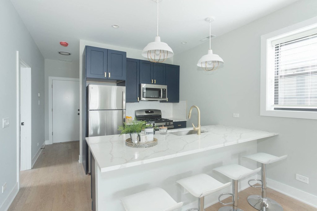 Montrose Seeley Apartments Chicago