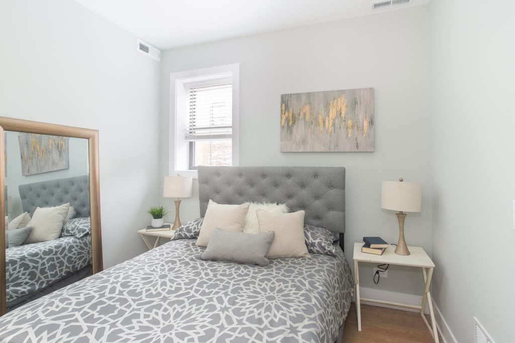 Montrose Seeley Apartments Chicago