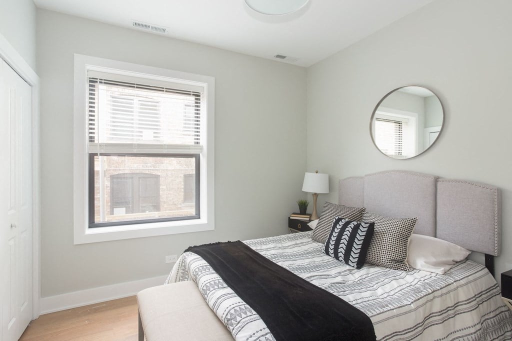 Montrose Seeley Apartments Chicago