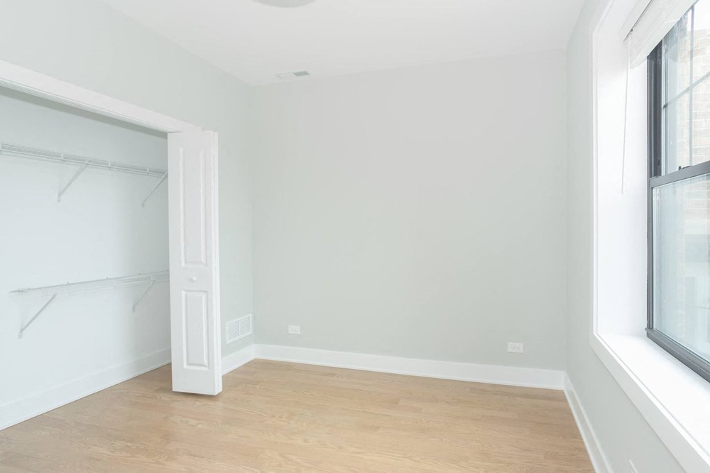 Montrose Seeley Apartments Chicago